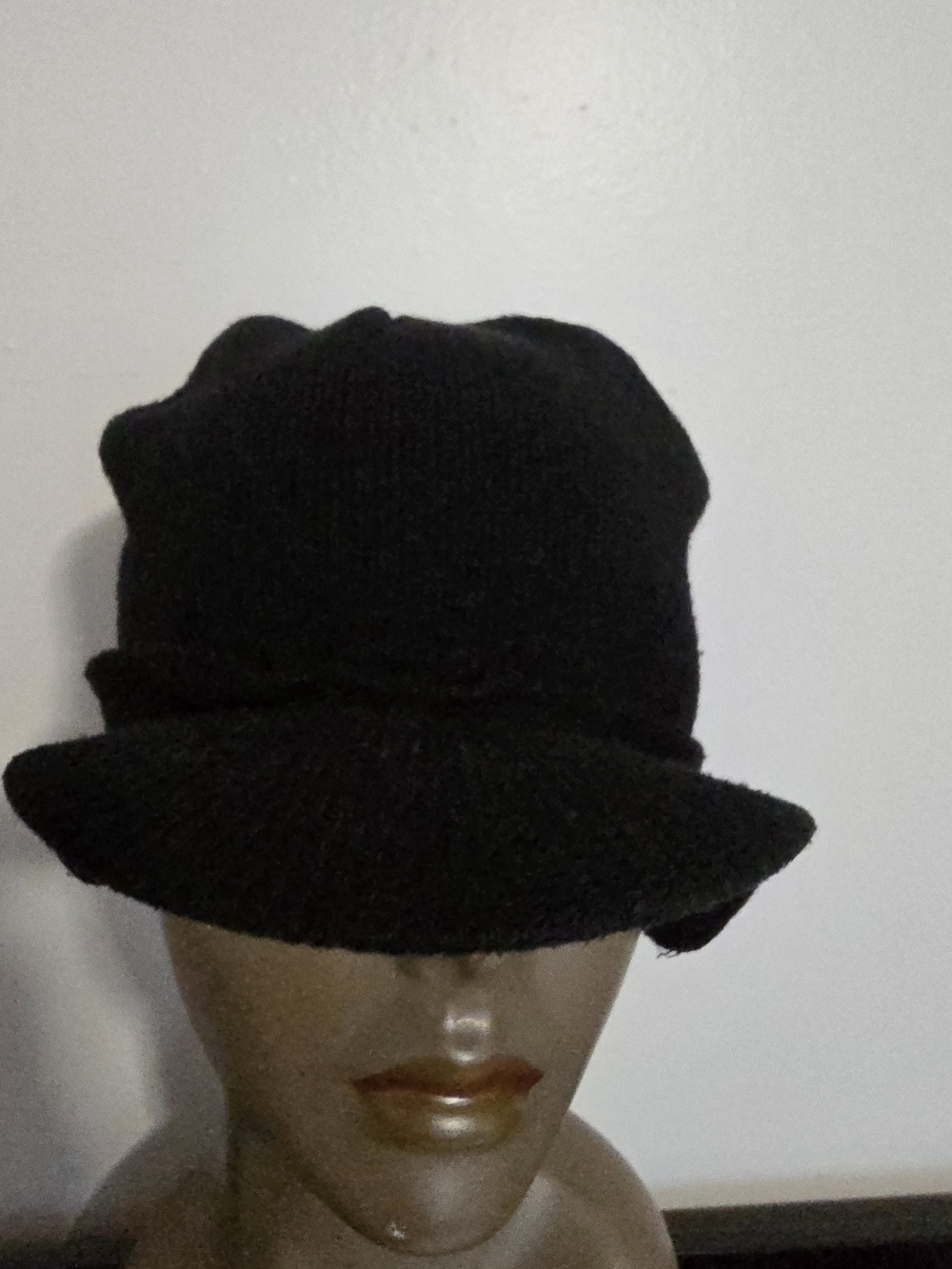 Black Knit Bucket Hat - Classic Cozy Style
